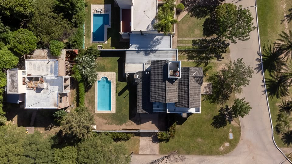 SE VENDE CASA DE 4 DORM EN VALLE ESCONDIDO BARRIO LOS CIELOS