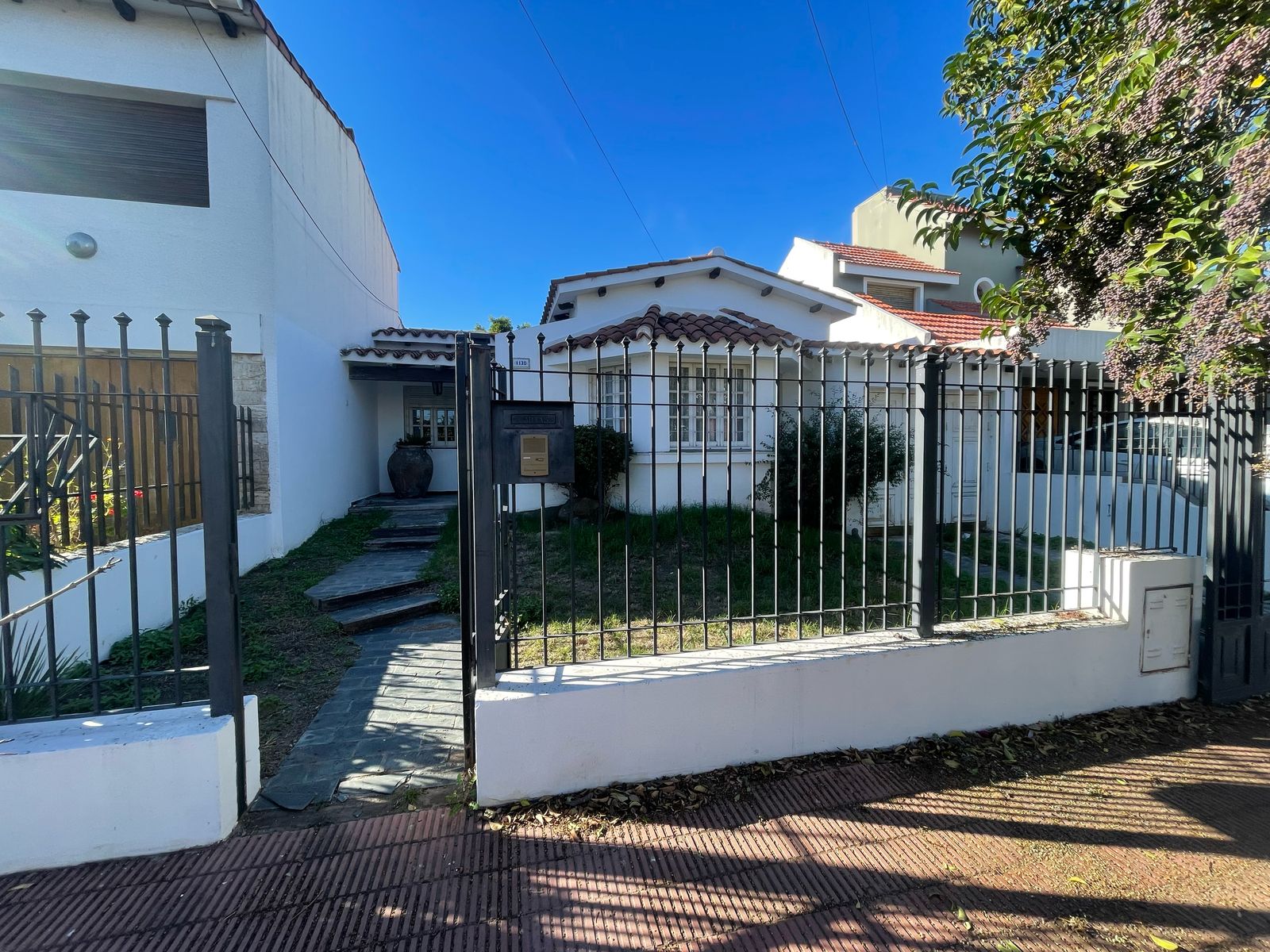 VENTA CASA 4 DORMITORIOS EN COFICO