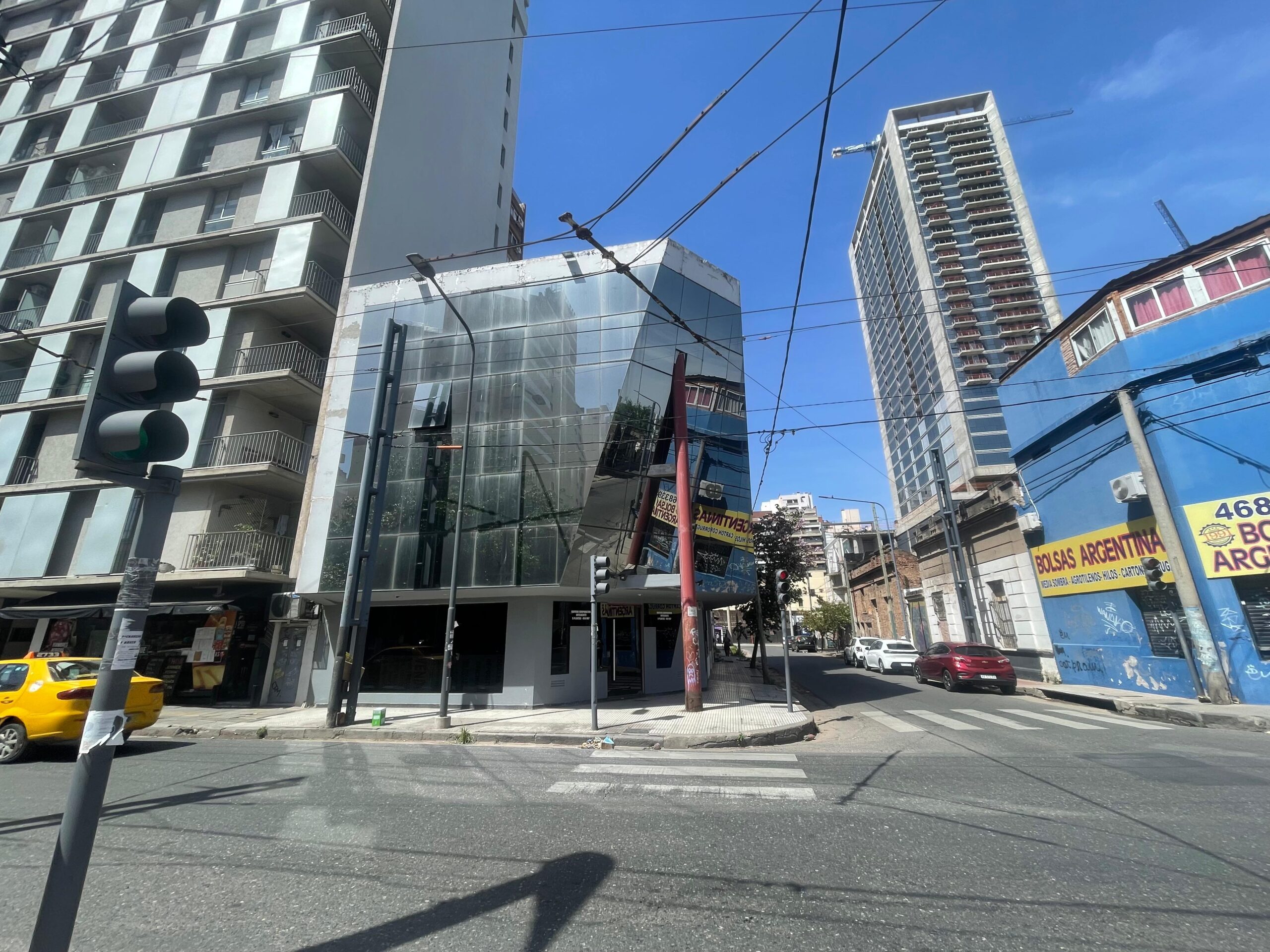 ALQUILER // VENTA EDIFICIO EN GÜEMES 4 PISOS + SUBSUELO