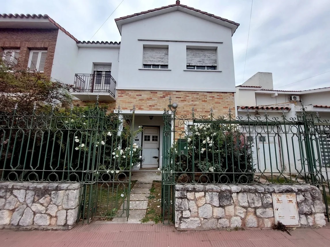 VENTA CASA 4 DORM. CRISOL SUR