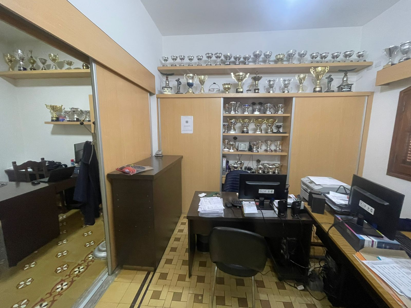 SE VENDE AMPLIA CASA EN BARRIO SAN MARTIN