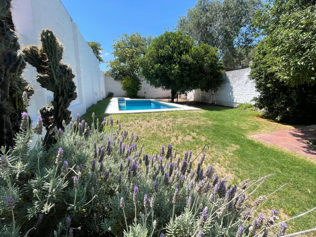 Se Vende Casa de 3 Dormitorios en Alto Alberdi