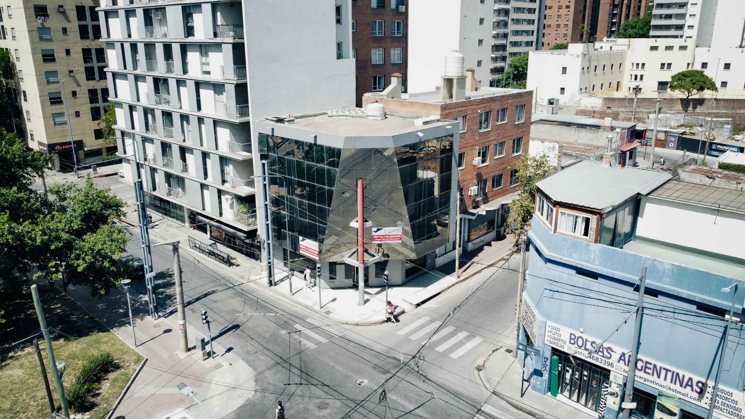 ALQUILER // VENTA EDIFICIO EN GÜEMES 4 PISOS + SUBSUELO