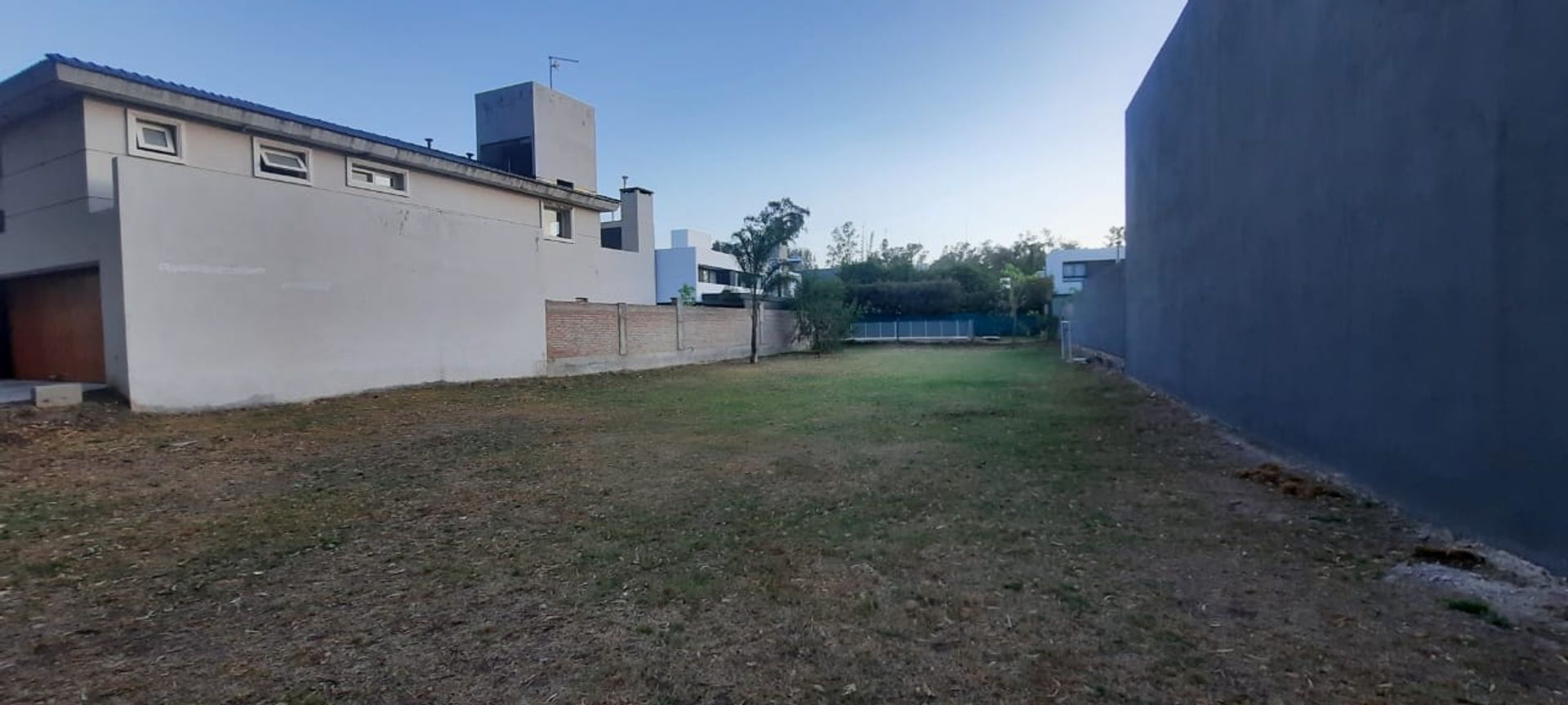 Se vende terreno en Barrio Santina Norte Valle Escondido