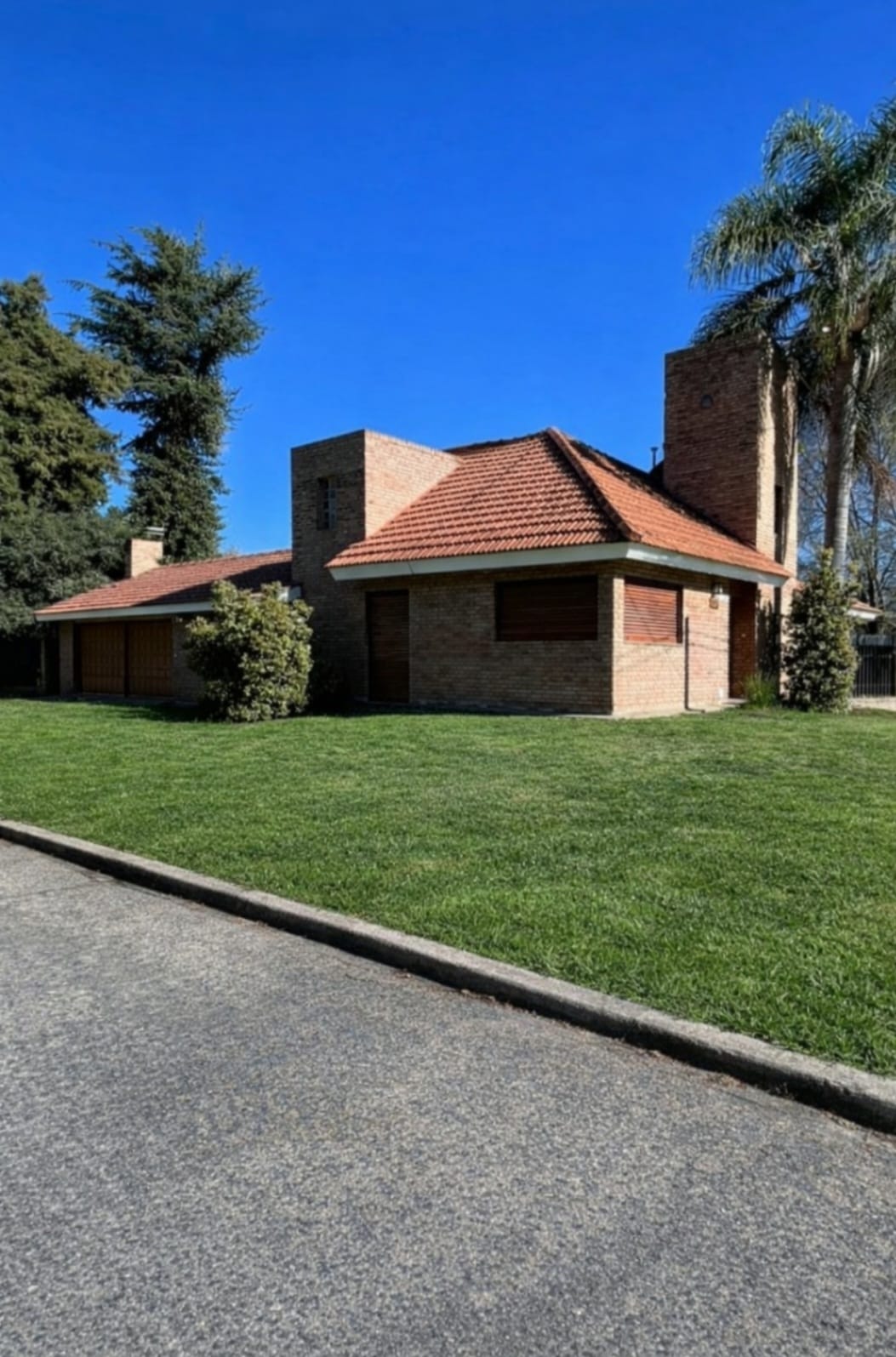 CASA 3 DORMITORIOS Y PILETA EN BARRIO SANTA RITA DEL LAGO, VILLA CARLOS PAZ.