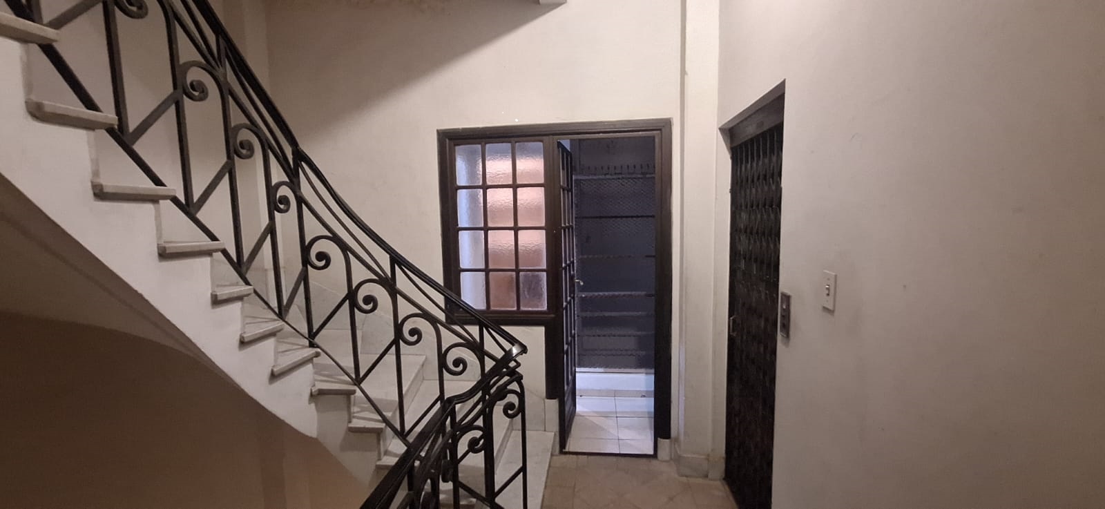 SE VENDE PISO COMPLETO DE 3 DORMITORIOS MAS ESCRITORIO EN AV OLMOS 415