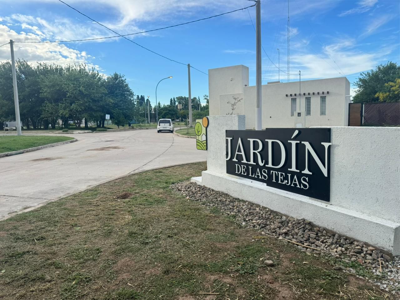 Venta lotes en Jardín de las Tejas, zona zur.