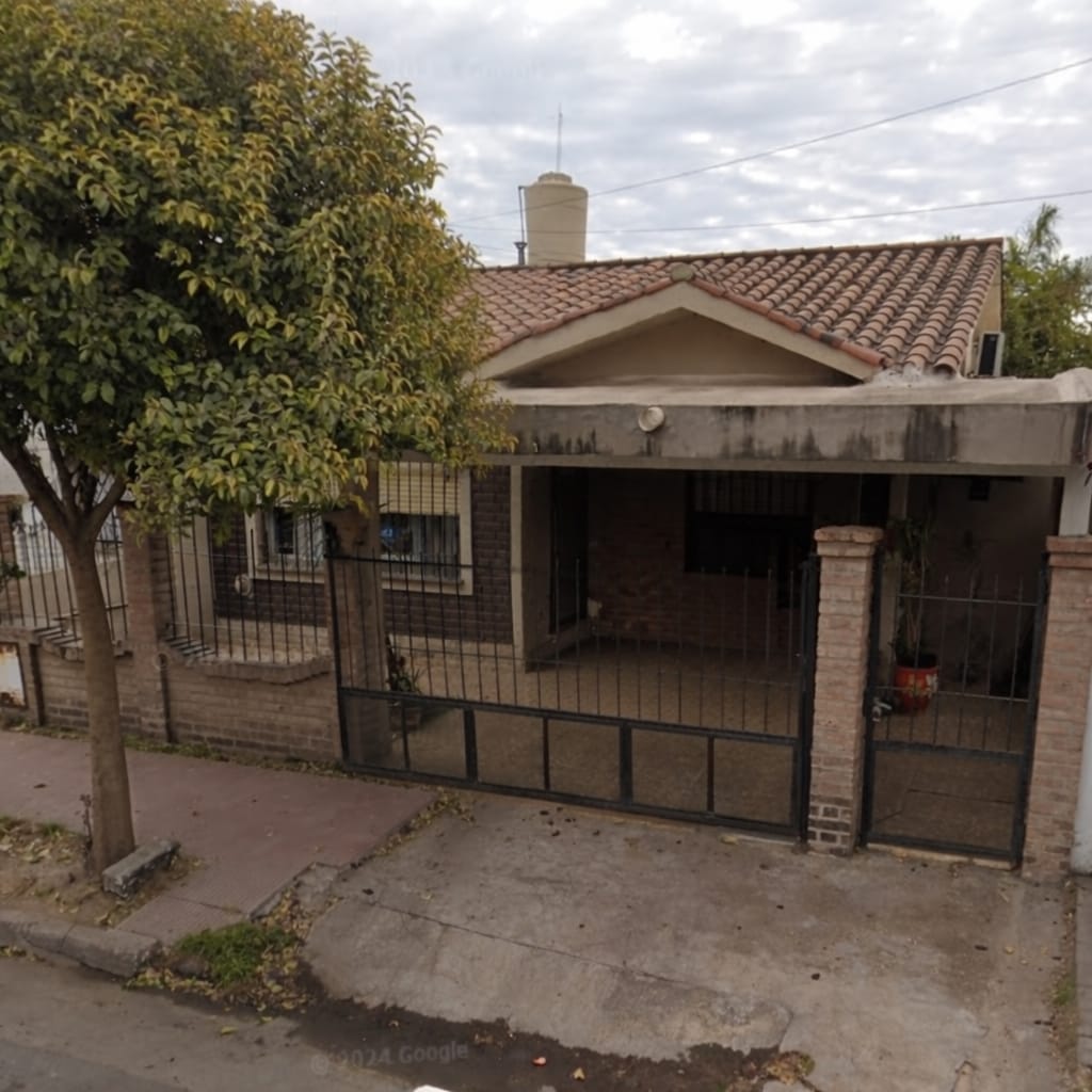 VENTA CASA 2 DORM. APTO CRÉDITO EN FERROVIARIO MITRE